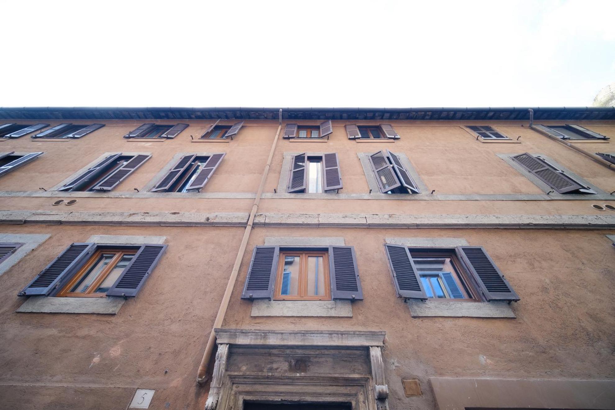 Pantheon'S Arch By Buddyrent Rome Exterior photo